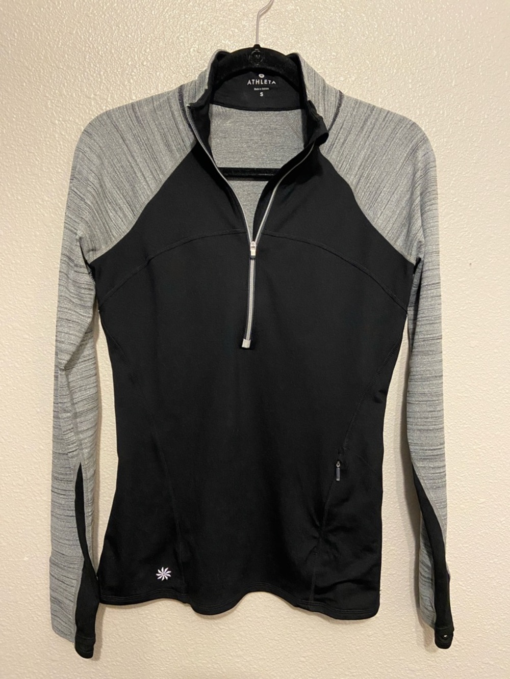 Athleta Black with Heather Gray Raglan Sleeve Half-Zip, Size Small